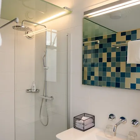 Hotel Linnen 3*