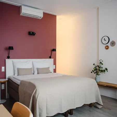 Linnen Hotel 3*